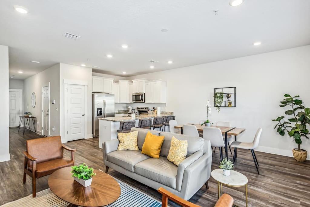 Luxury Townhome Near Downtown And Pensacola Beach Exterior photo